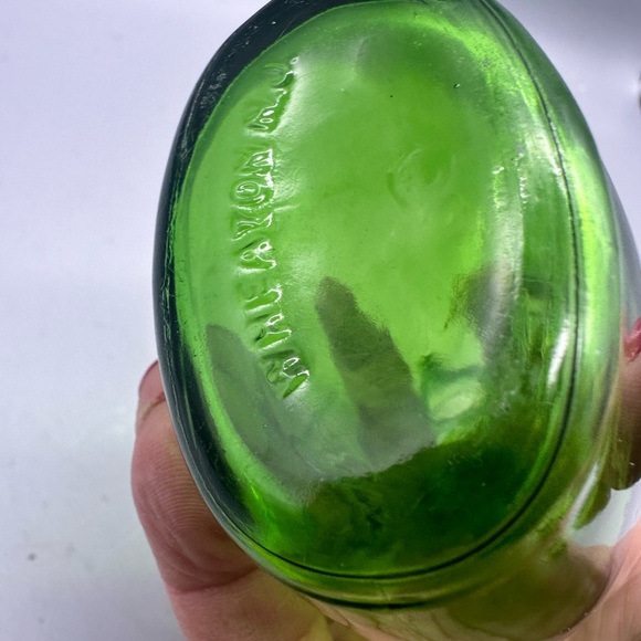 Wheaton vintage Green Glass Decorative Vase - Picture 5 of 7